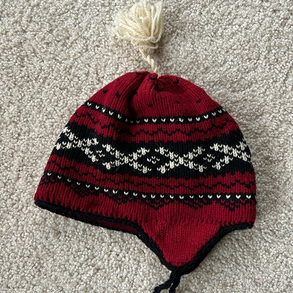 Cold Hollow Knitting XL Winter Hat with Ear Flaps - Picture 3 of 6